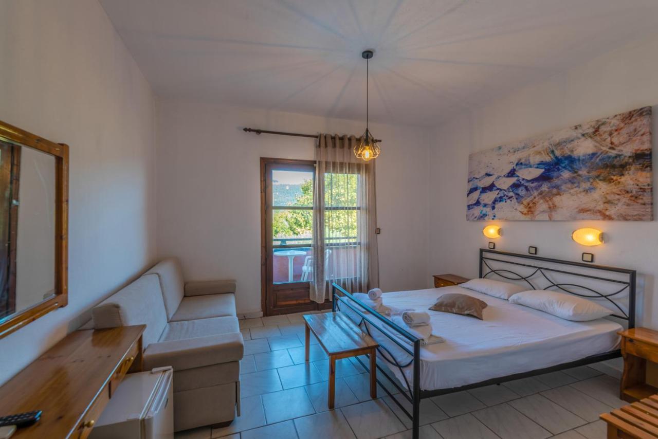 Natasa Hotel 3*